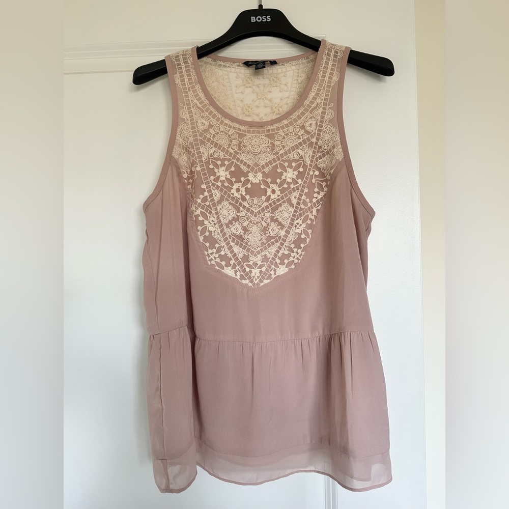 American Eagle sleeveless shirt